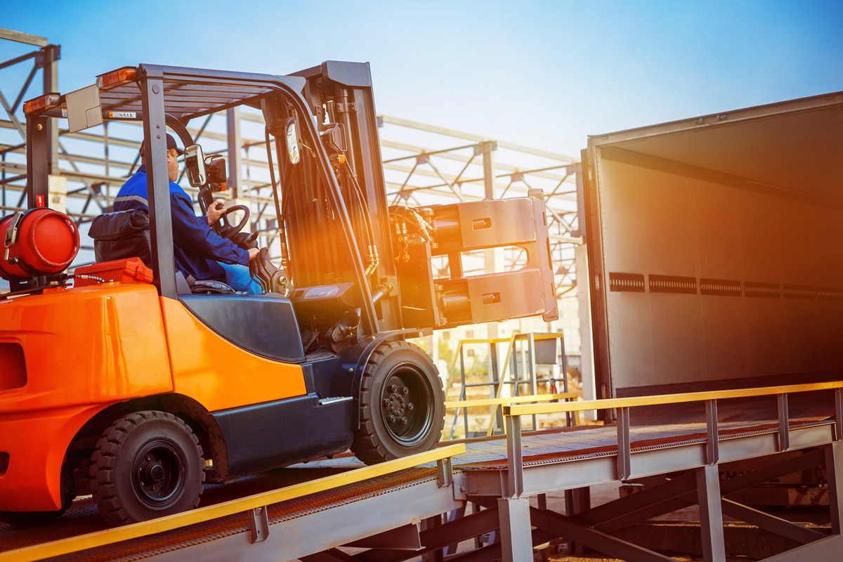 What Are the Efficiencies Offered by Cross-Docking Warehouses?